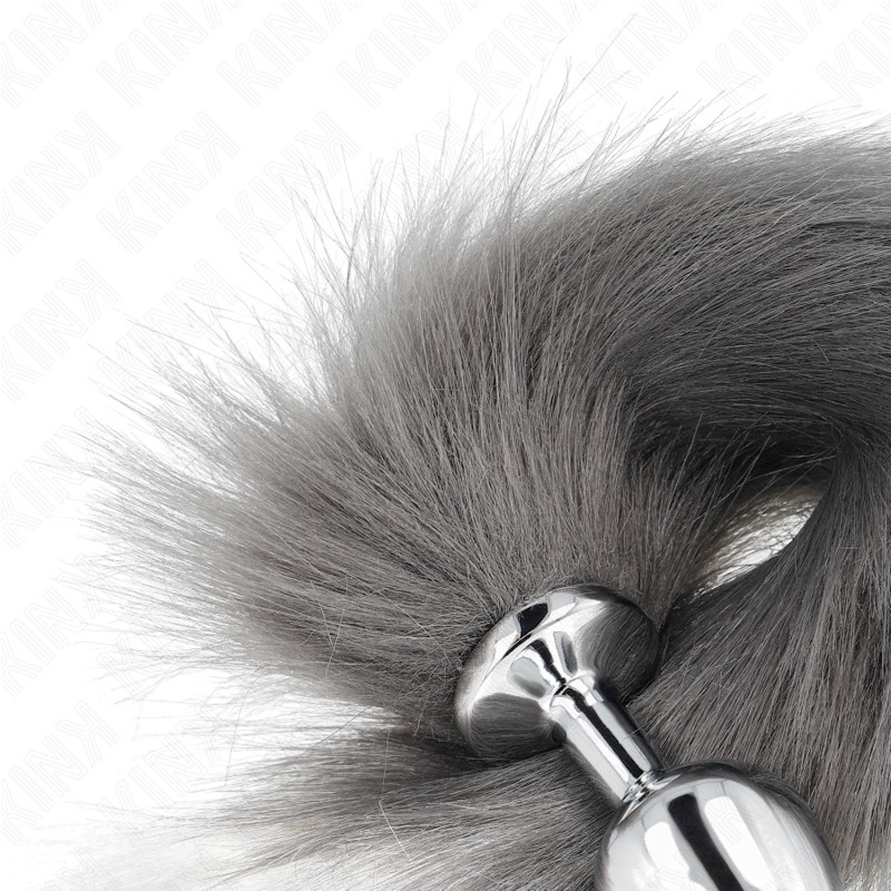 KINK - PLUG ANAL  TAILLE M 8 X 3,5 CM  AVEC QUEUE SYNTHÉTIQUE 40 CM GRIS ET BLANC